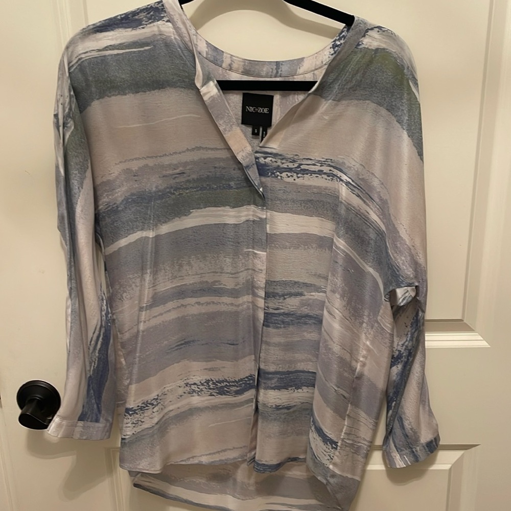 Nic+Zoe size S blouse. 75%silk and 25% Viscose